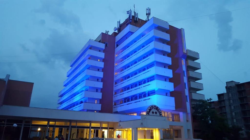 FORUM